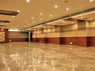 Grand Thakar Hotel Rajkot Exterior foto
