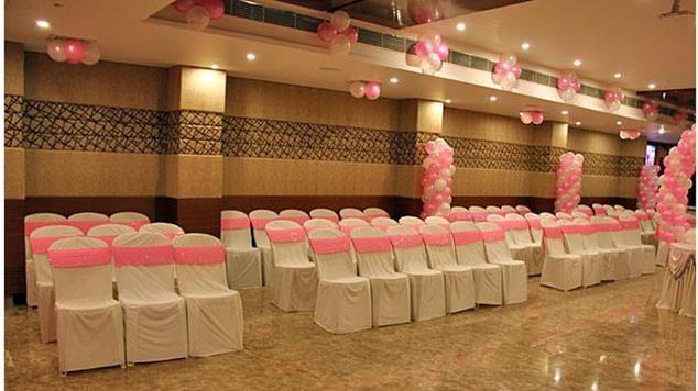 Grand Thakar Hotel Rajkot Exterior foto