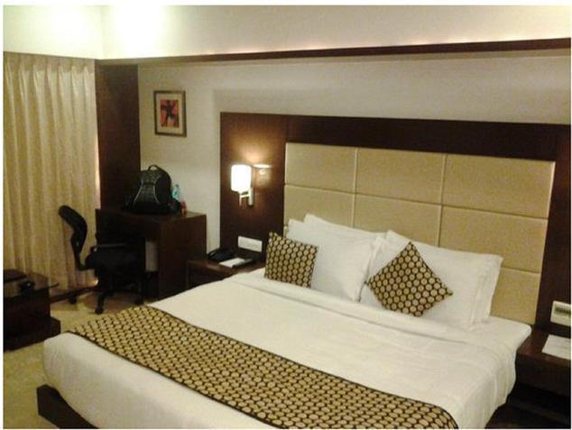 Grand Thakar Hotel Rajkot Exterior foto